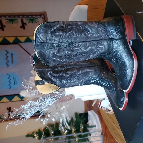 Tooled Cowboy Boots - Picture 4 of 8